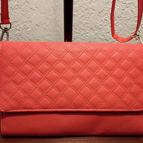 Pink Quilted Foam Fabric Vinyl Purse - Picture 2 of 6
